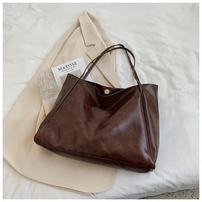 Aura minimalist tote bag with a clean shape
