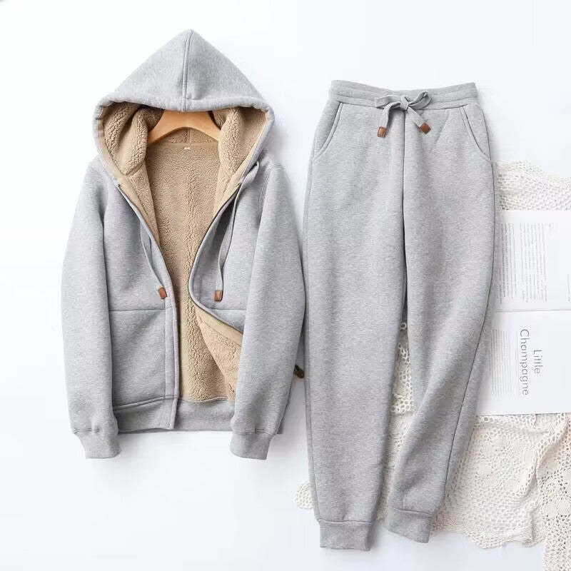 Women's two-piece loungewear set, warm and comfortable