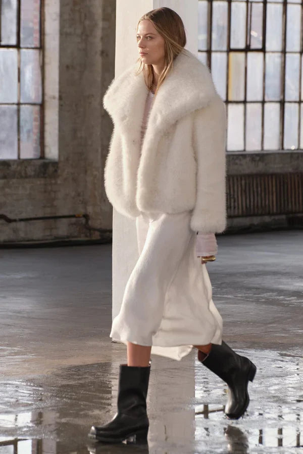 Women's short faux fur coat elegant – women
