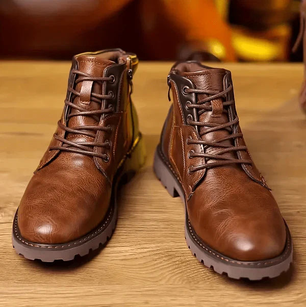 Frank – sturdy leather boots with reliable grip and treaded soles