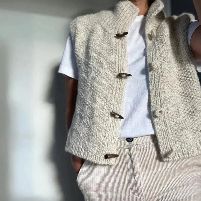 Mason – basic sleeveless vest in a simple design