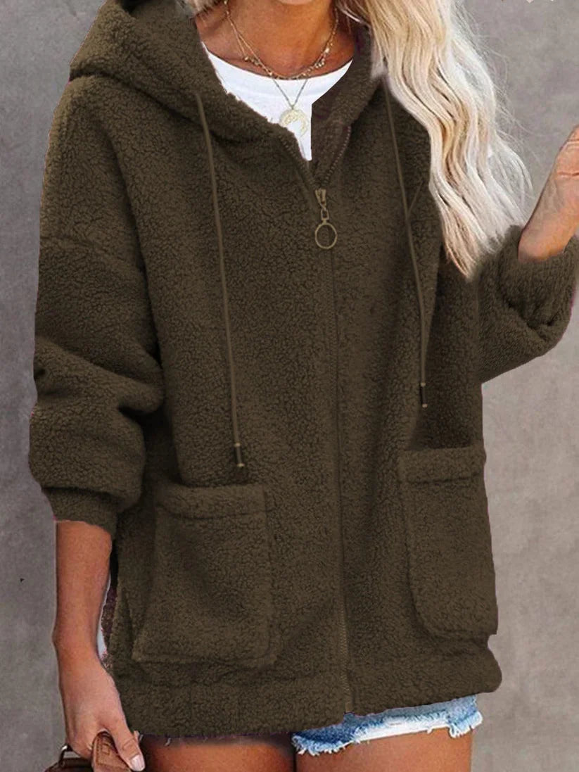 Freya – sherpa jacket with plush look, zipper, and oversized fit