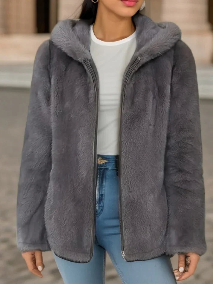 Selina – fleece sweatshirt with hood and wool lining