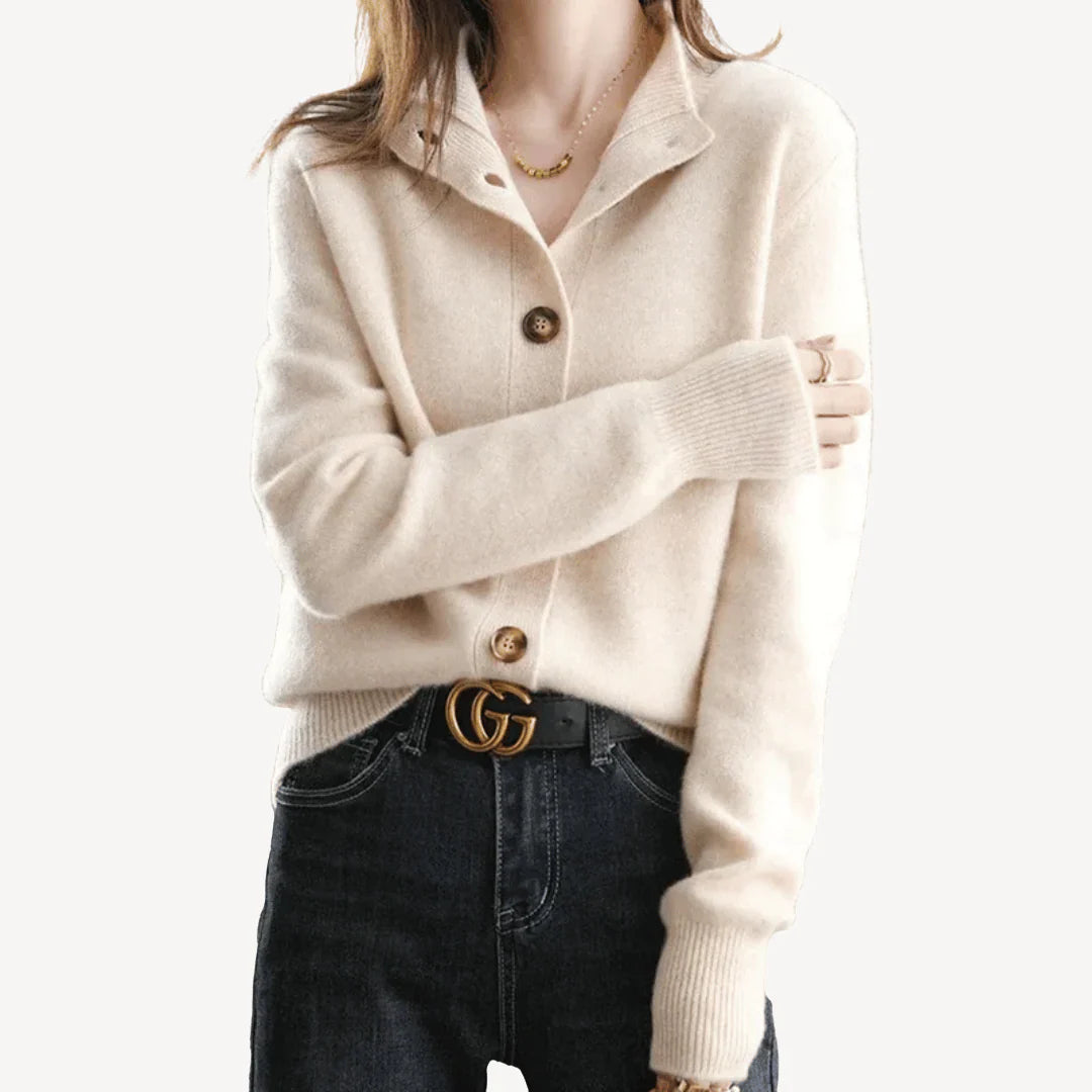 Elegant women's vest made of cashmere wool