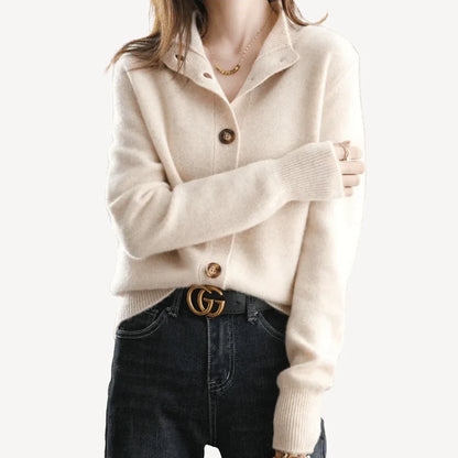 Elegant women's vest made of cashmere wool