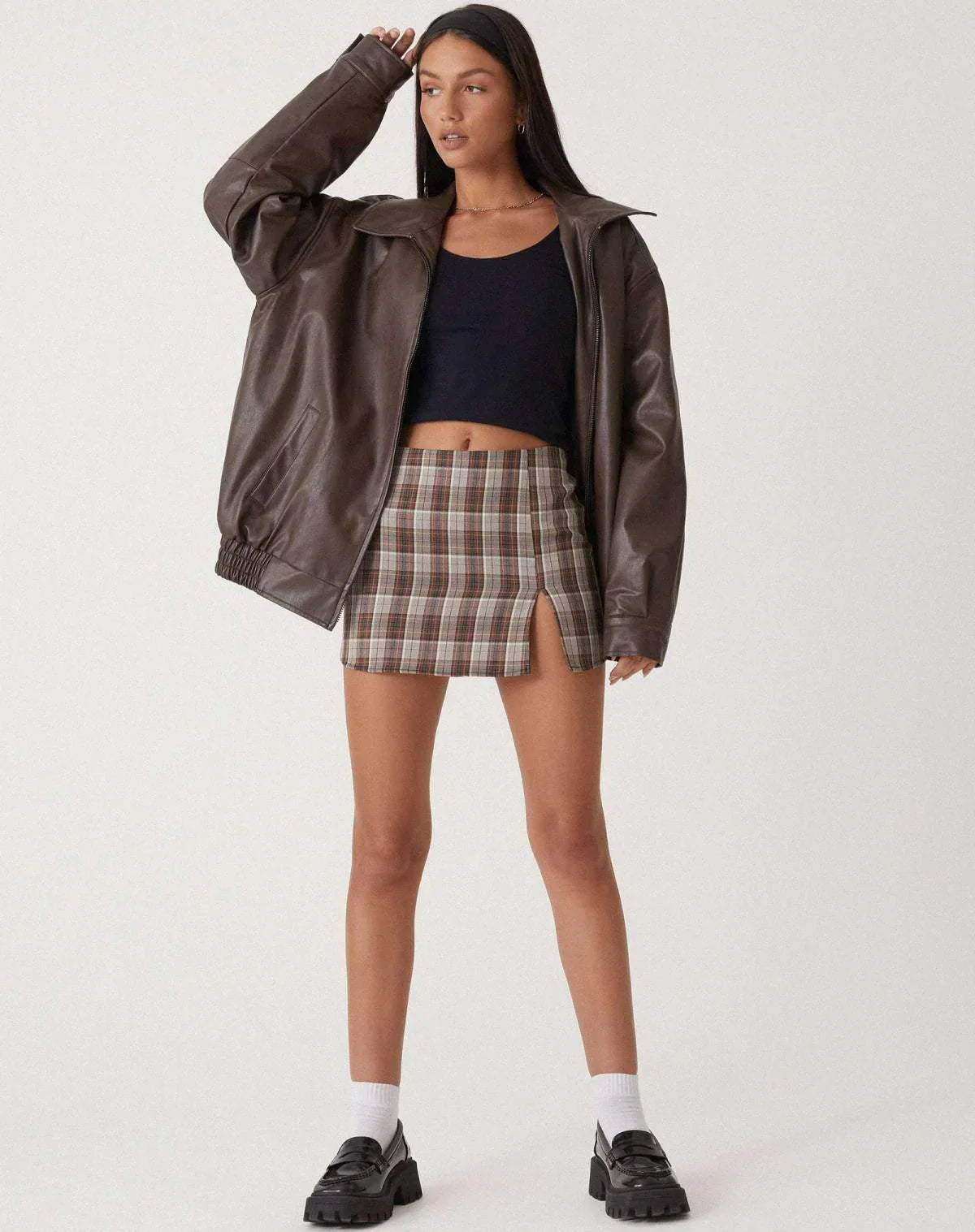 Sophia's casual oversized leather jacket – a modern oversized look
